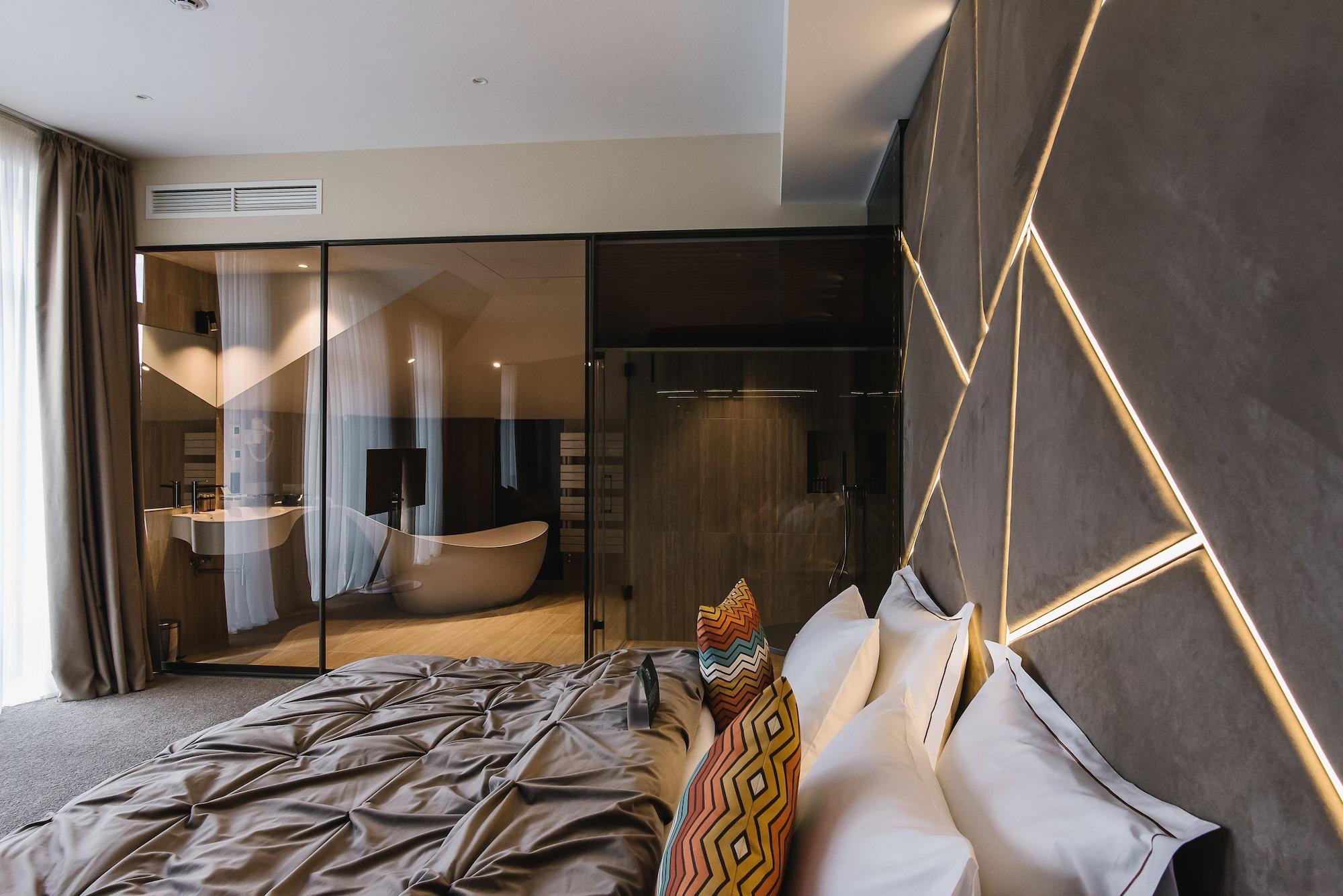 Noble Boutique Hotel Lutsʼk Exterior foto
